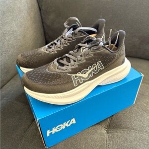 NEW Hoka Mach 6, women’s black